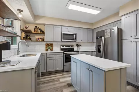 Kitchen - 74 Westview Dr, Hampton, VA 23666 photo 4 of 6
