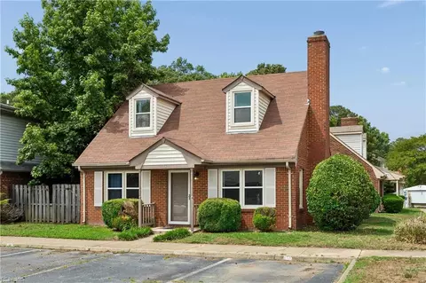 74 Westview Dr, Hampton, VA 23666