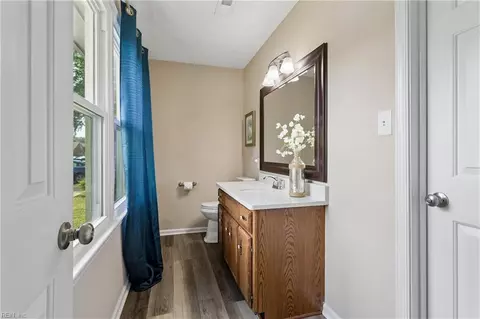 Bath - 74 Westview Dr, Hampton, VA 23666 photo 1 of 7