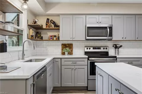 Kitchen - 74 Westview Dr, Hampton, VA 23666 photo 3 of 6