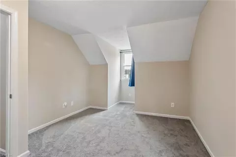 Bedroom - 74 Westview Dr, Hampton, VA 23666 photo 1 of 6