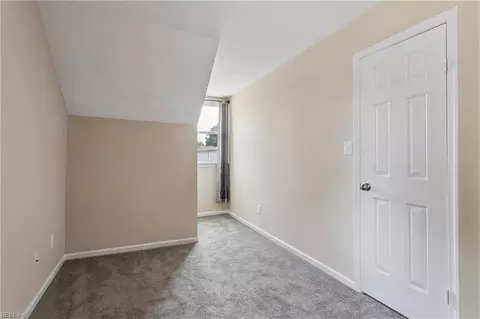 Bedroom - 74 Westview Dr, Hampton, VA 23666 photo 5 of 6
