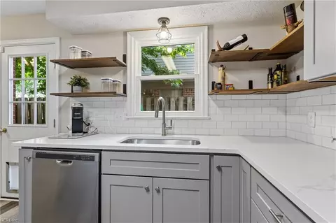 Kitchen - 74 Westview Dr, Hampton, VA 23666 photo 6 of 6