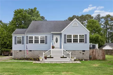 25 Lodge Rd, Poquoson, VA 23662