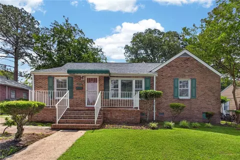 4210 Mayflower Rd, Norfolk, VA 23508