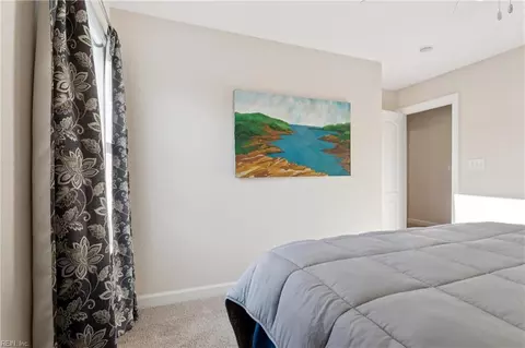 Bedroom - 52 Mill Creek Ct, Hampton, VA 23663 photo 4 of 7