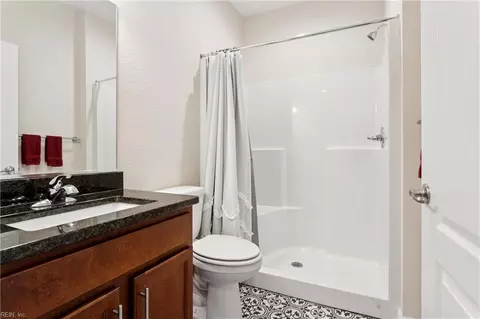 Bath - 52 Mill Creek Ct, Hampton, VA 23663 photo 1 of 3