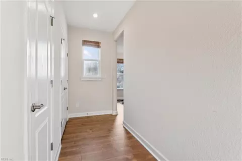 Entry Way - 52 Mill Creek Ct, Hampton, VA 23663 photo 3 of 7