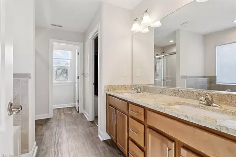 Entry Way - 52 Mill Creek Ct, Hampton, VA 23663 photo 6 of 7
