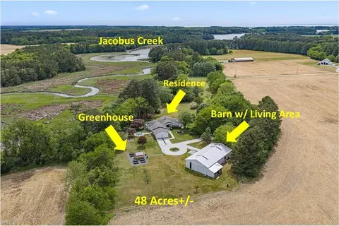 6078 Harmantown Rd, Machipongo, VA 23405