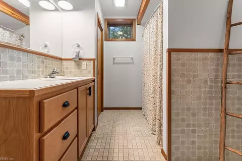 Bath - 6078 Harmantown Rd, Machipongo, VA 23405 photo 3 of 5