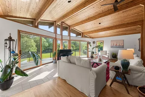 Living - 6078 Harmantown Rd, Machipongo, VA 23405 photo 2 of 5