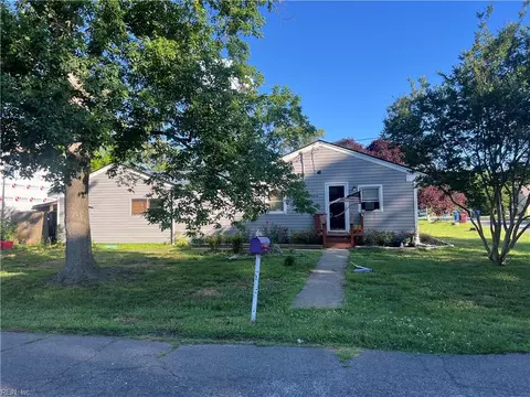 124 Taxus St, Chesapeake, VA 23320