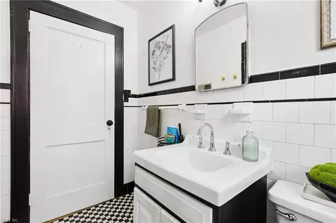 Bath - 140 Robinson Rd, Hampton, VA 23661 photo 3 of 4