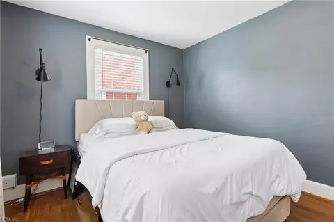 Bedroom - 140 Robinson Rd, Hampton, VA 23661 photo 4 of 5