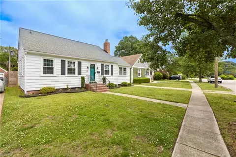 Exterior - 140 Robinson Rd, Hampton, VA 23661 photo 2 of 6
