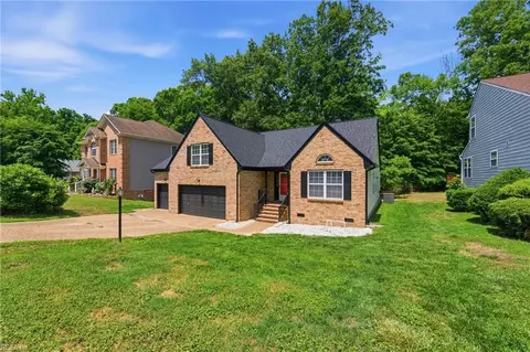 116 Lake Pointe Dr, Newport News, VA 23603