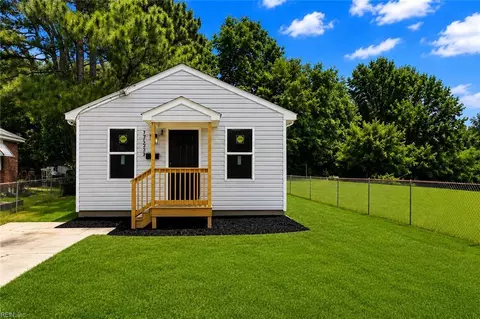 752 Oxford St, Suffolk, VA 23434
