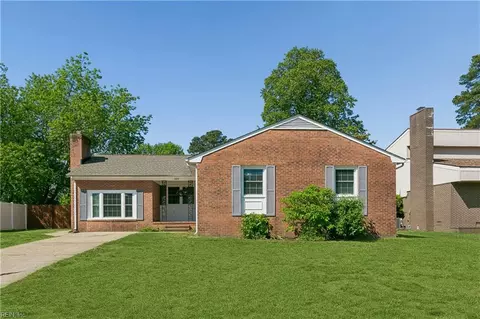207 Telford Dr, Newport News, VA 23602