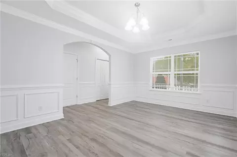 Entry Way - 964 N King St, Hampton, VA 23669 photo 4 of 7