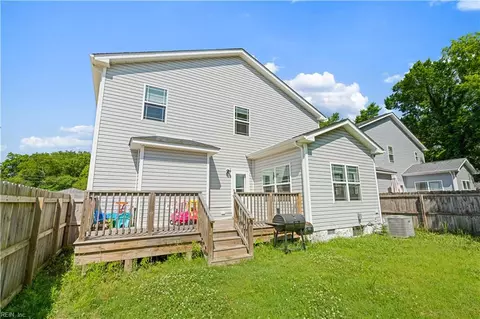 Exterior - 964 N King St, Hampton, VA 23669 photo 3 of 5