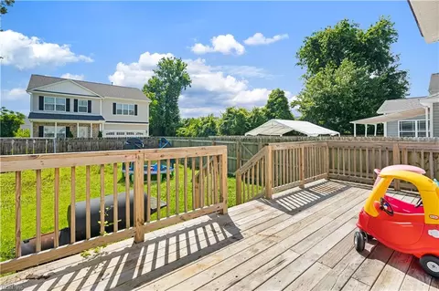 Exterior - 964 N King St, Hampton, VA 23669 photo 4 of 5