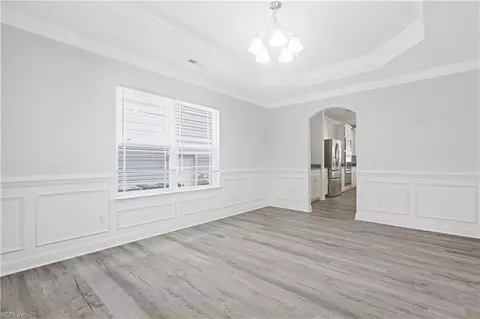 Entry Way - 964 N King St, Hampton, VA 23669 photo 2 of 7