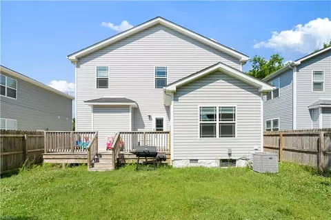 Exterior - 964 N King St, Hampton, VA 23669 photo 2 of 5