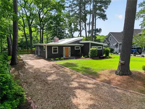 8526 Circle Dr, Norfolk, VA 23503
