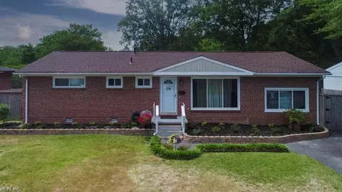 8033 Tarpon Pl, Norfolk, VA 23518