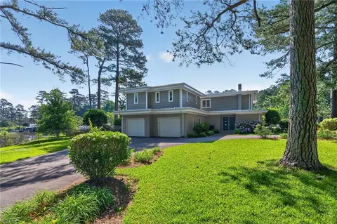 800 Oriole Dr, Virginia Beach, VA 23451