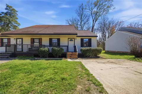 102 Diamond Ave #D, Chesapeake, VA 23323