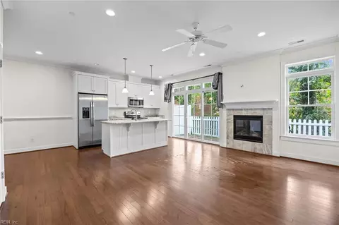 6 Village Park Ln, Poquoson, VA 23662