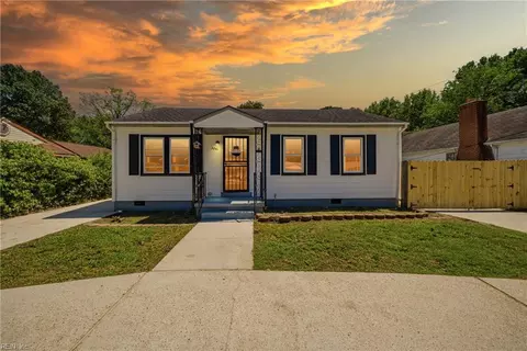 2241 Tennessee Dr, Chesapeake, VA 23323