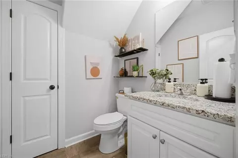 Entry Way - 916 Mason St, Hampton, VA 23669 photo 6 of 7