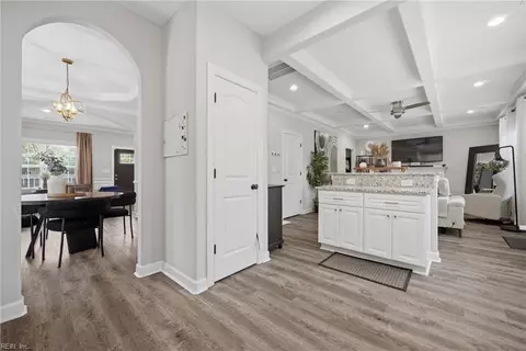 Entry Way - 916 Mason St, Hampton, VA 23669 photo 3 of 7