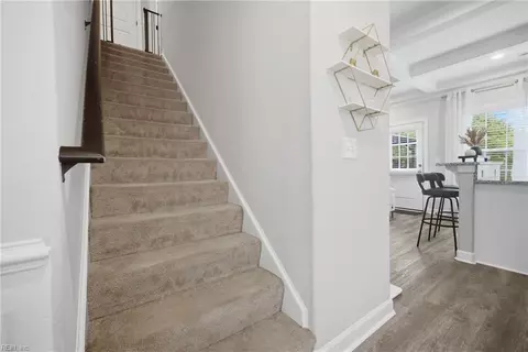 Entry Way - 916 Mason St, Hampton, VA 23669 photo 7 of 7