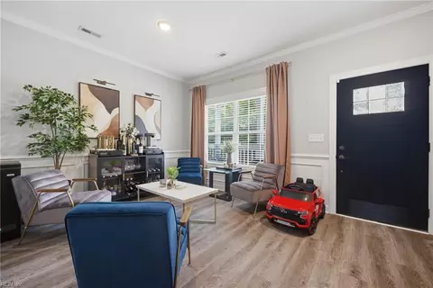 Entry Way - 916 Mason St, Hampton, VA 23669 photo 1 of 7