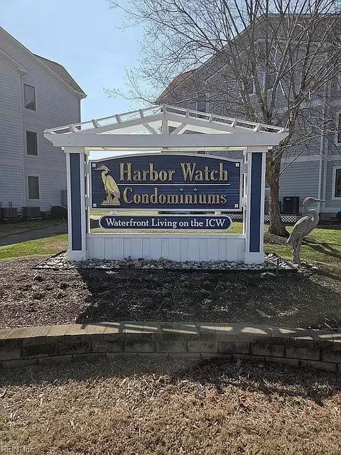 2 Harbor Watch Dr #718, Chesapeake, VA 23320