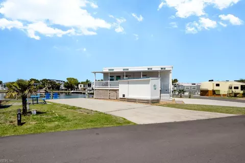 3665 Sandpiper Rd #58, Virginia Beach, VA 23456