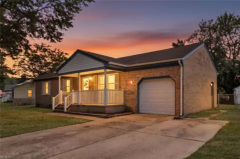 3217 Stefanie Ct, Chesapeake, VA 23323