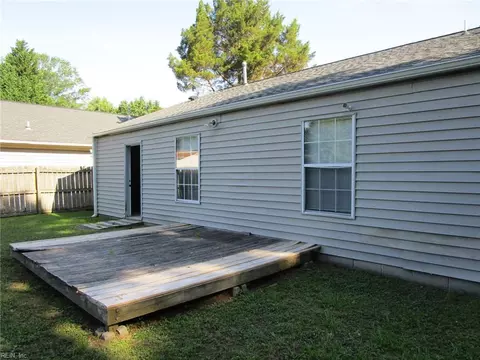 Exterior - 4 Roy Ct, Hampton, VA 23666 photo 5 of 5