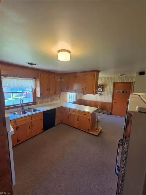 Kitchen - 108 Stonehurst Rd, Hampton, VA 23669 photo 1 of 3