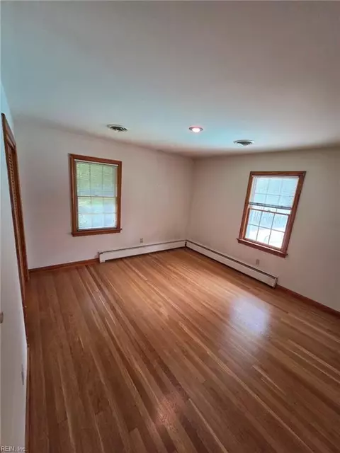 Bedroom - 108 Stonehurst Rd, Hampton, VA 23669 photo 3 of 4