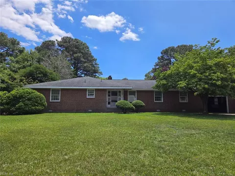 108 Stonehurst Rd, Hampton, VA 23669