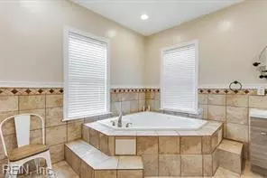 Bath - 415 Lee St, Hampton, VA 23669 photo 2 of 2