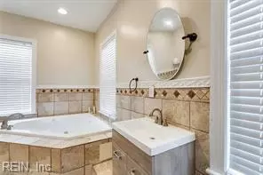 Entry Way - 415 Lee St, Hampton, VA 23669 photo 4 of 4