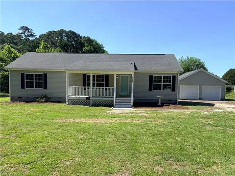 3562 Seawells Point Ln, Hayes, VA 23072