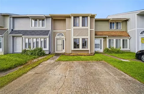 719 Waters Dr, Virginia Beach, VA 23462