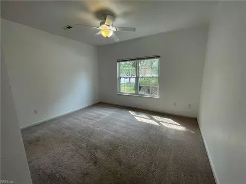 Bedroom - 600 Windmill Pt, Chesapeake, VA 23322 photo 1 of 2